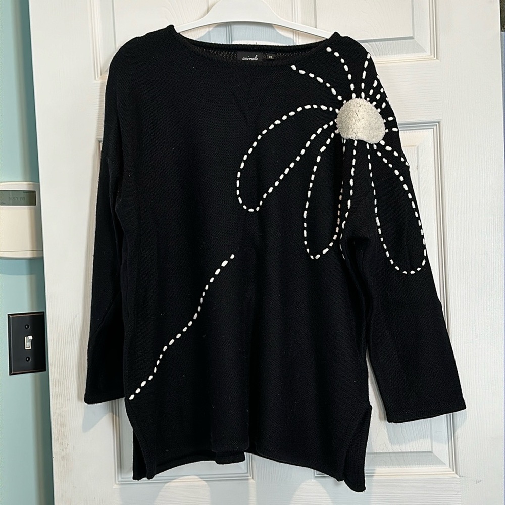 Animals Black Wool-blend Tunic Sweater with Daisy on Shoulder
